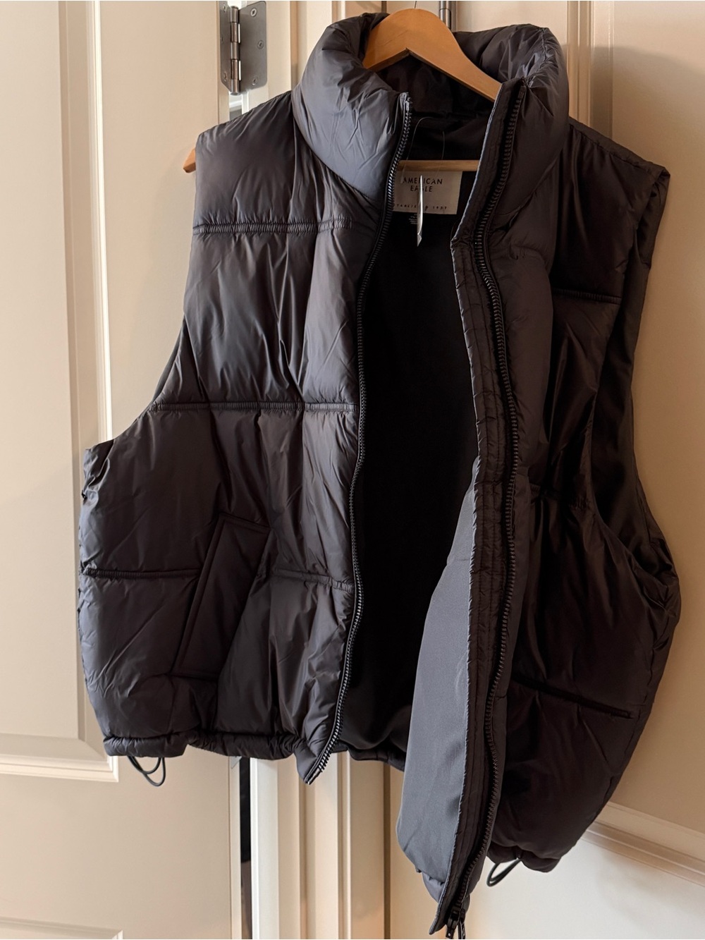 American Eagle Outfitters Women’s Dark Gray Puffer Vest